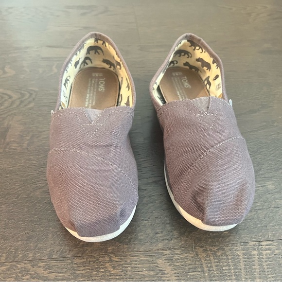 TOMS - Picture 2 of 8